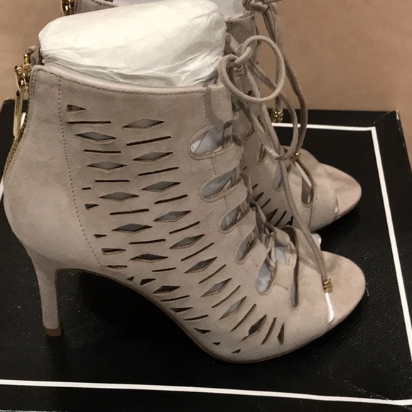 🆕️ Karl Lagerfeld Berry Cutout Open Toe Taupe Suede Booties size 5 - Picture 10 of 12